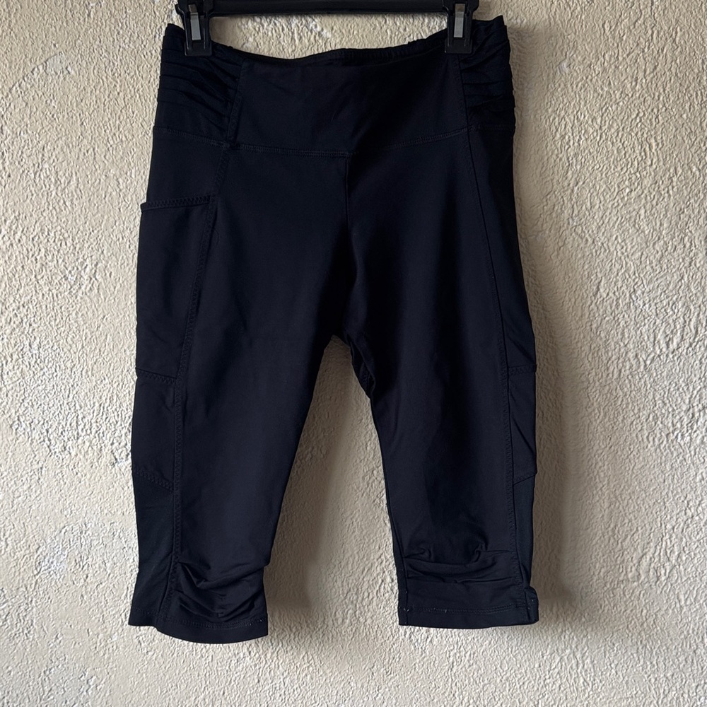 VM Women's Black Cropped Leggings